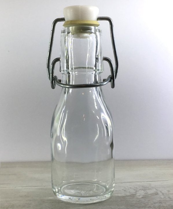 Swing Top Bottles ideal for wedding favours or gifts. For Limoncello, Sloe Gin etc with easy to open swing top stopper.Due to the size and shape of the bottle we recommend using the tie on tags for the labels.
	     